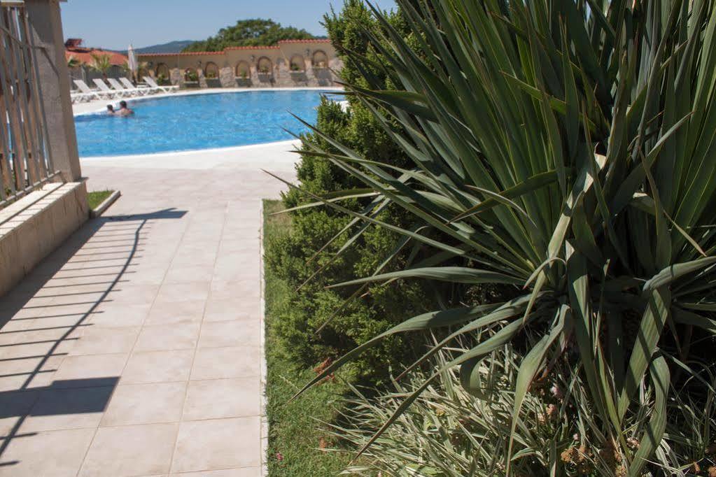 Aparthotel Gardenia Vacation Settlement Sozopol Exteriér fotografie